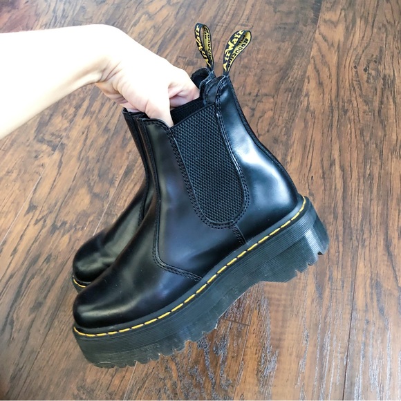 SOLD Dr Martens • 2976 Chelsea Boot Quad platform black smooth leather chunky - Picture 9 of 14
